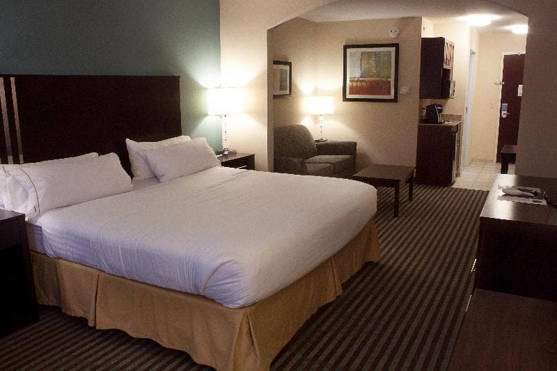 Holiday Inn Express And Suites Youngstown West Aus 4