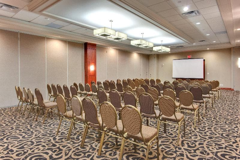 Newmarket Hotel & Suites 3