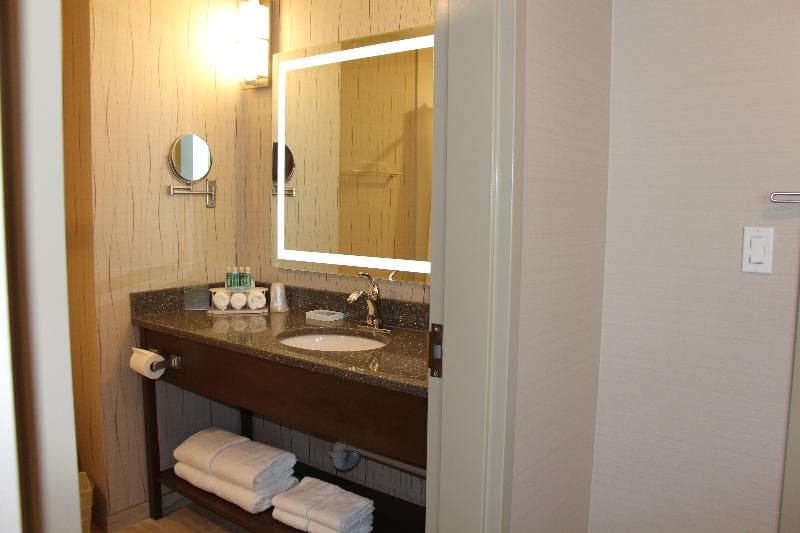 Holiday Inn Express & Suites Cold Lake 3