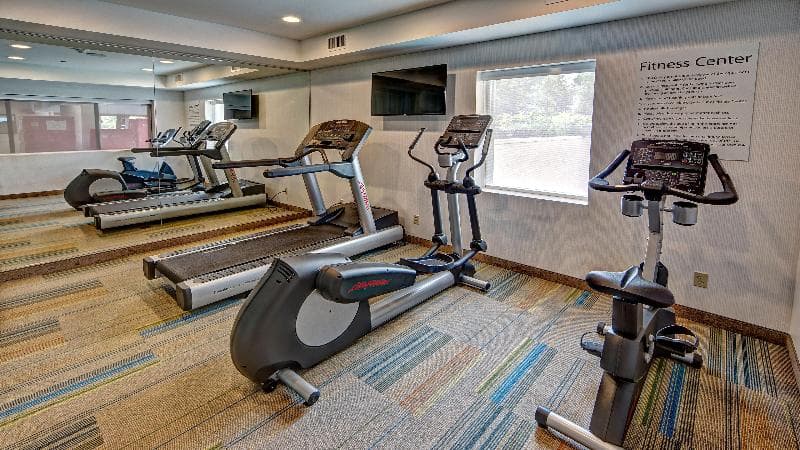 Holiday Inn Express Roslyn - Long Island 2