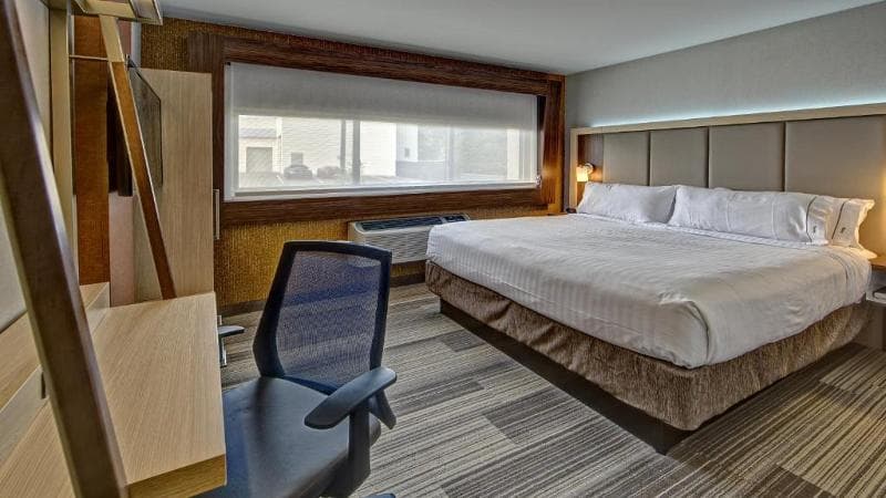Holiday Inn Express Roslyn - Long Island 5