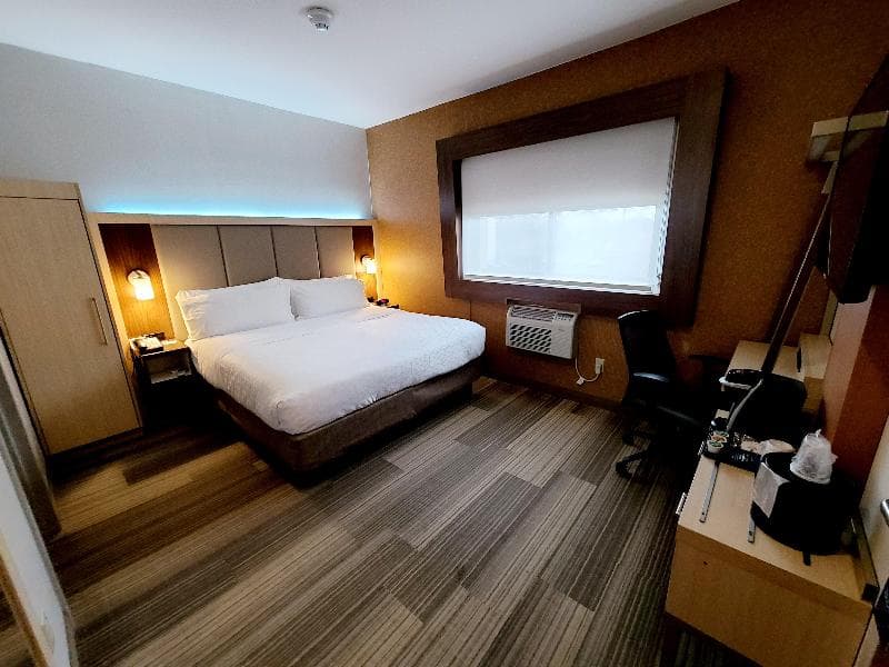 Holiday Inn Express Roslyn - Long Island 4