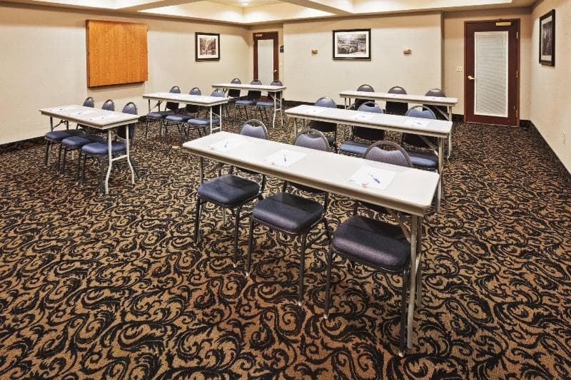 Holiday Inn Express Owasso photo 1
