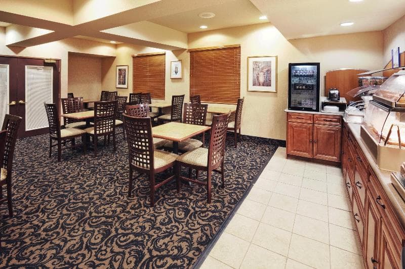 Holiday Inn Express Owasso 3