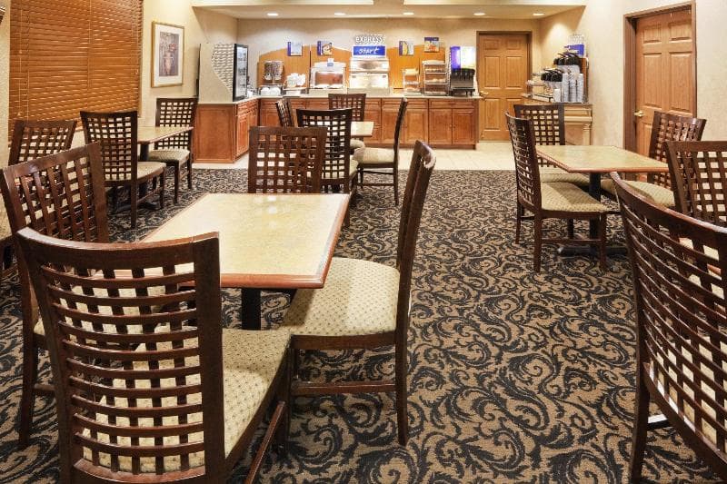 Holiday Inn Express Owasso 5