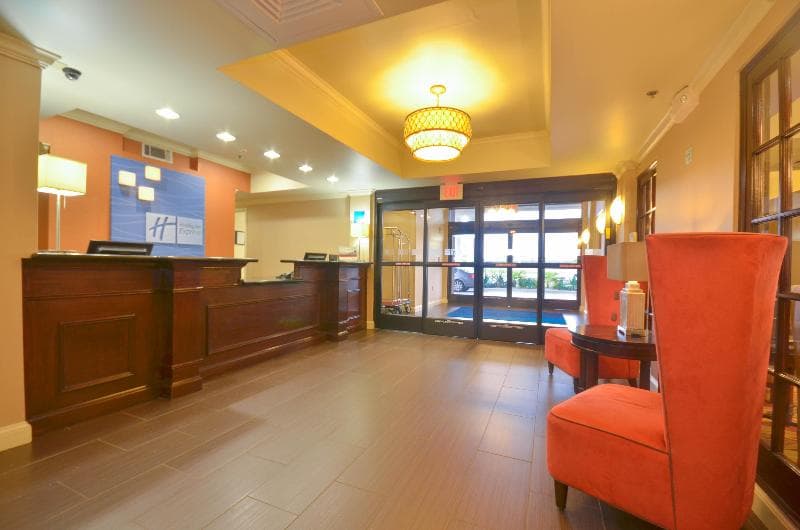 Holiday Inn Express And Suites Pine Bluff Pines Ma photo 1
