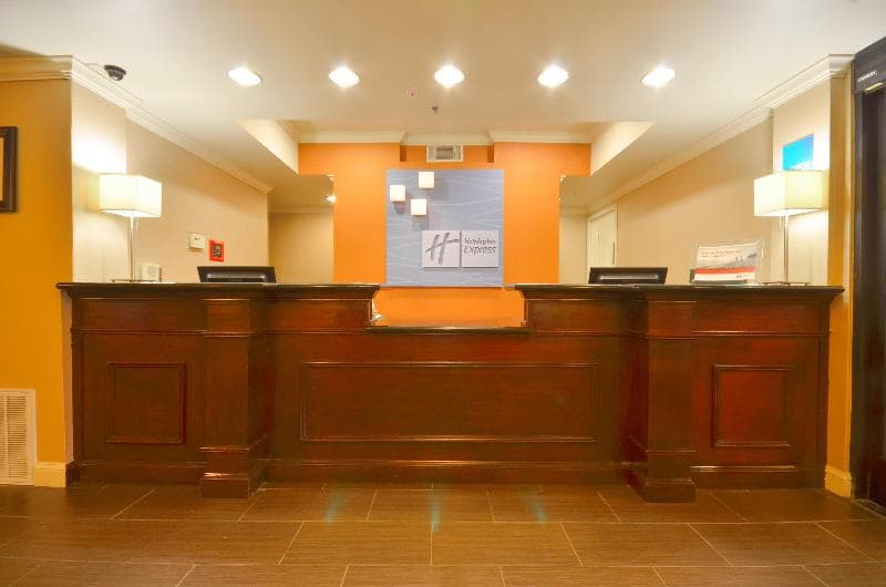 Holiday Inn Express And Suites Pine Bluff Pines Ma 5