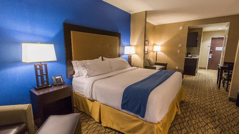 Holiday Inn Express & Suites Thunder Bay 5