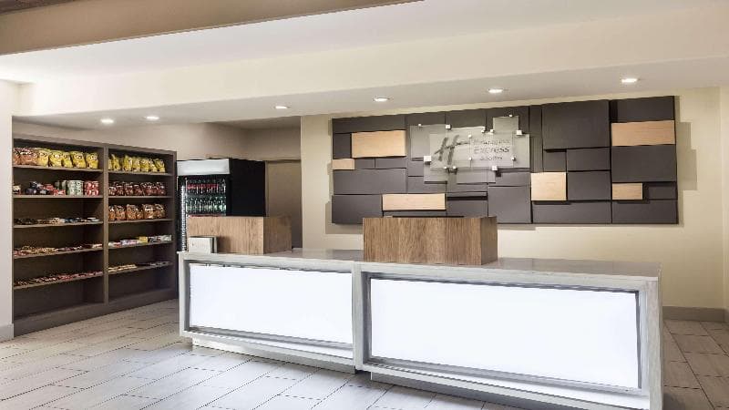 Holiday Inn Express & Suites Regina-South 4