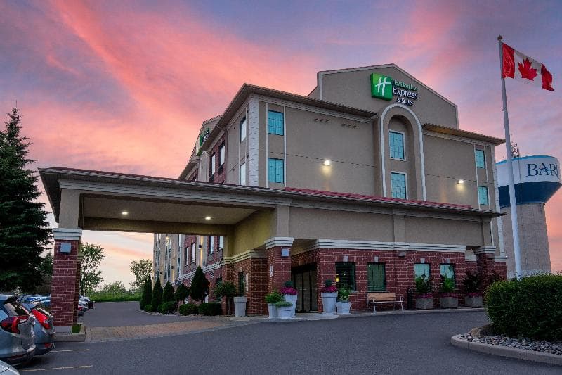 Holiday Inn Express & Suites Barrie photo 1