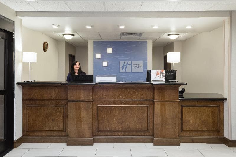 Holiday Inn Express Princeton I 77 3