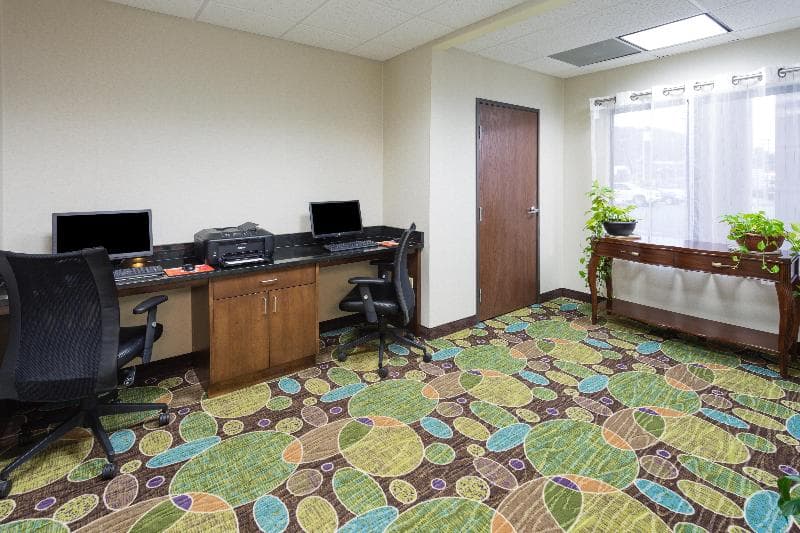 Holiday Inn Express Princeton I 77 4