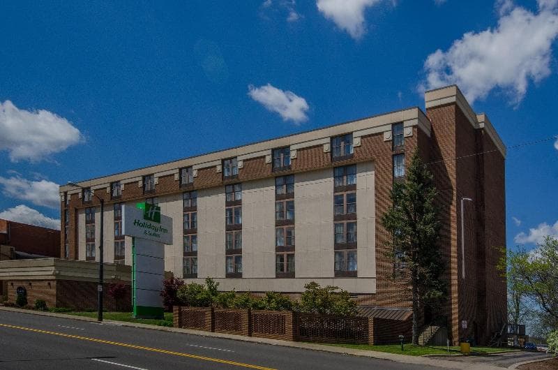 Quality Inn & Suites Downtown Mansfield 3