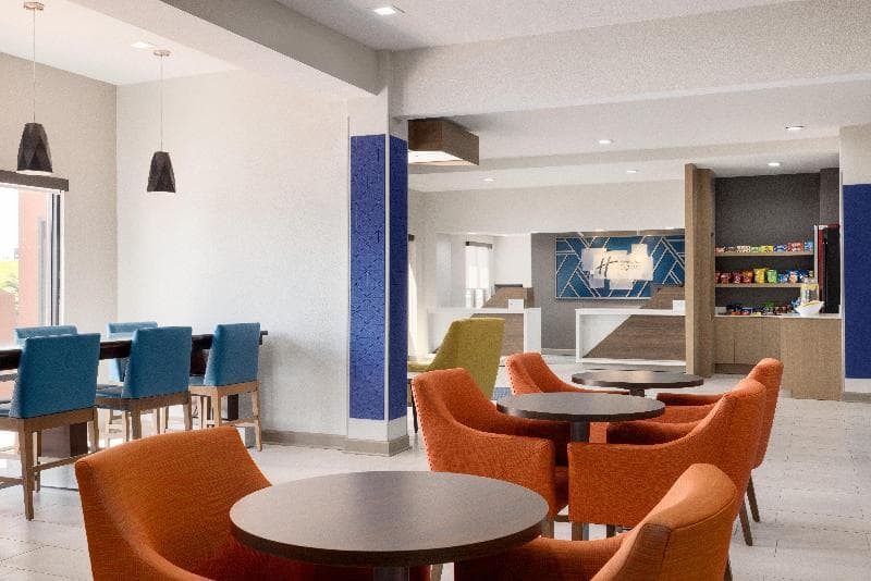 Holiday Inn Express & Suites Opelousas 2