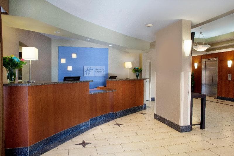 Sandman Hotel & Suites London Downtown 4