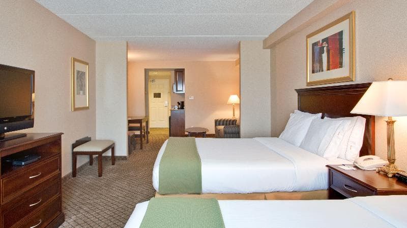 Holiday Inn Express & Suites Huntsville - Muskoka 5