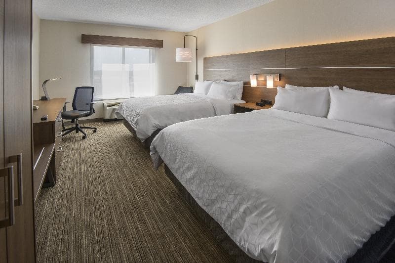 Holiday Inn Express & Suites North Bay 3