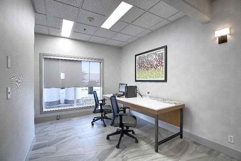 Holiday Inn Express & Suites Airport-Calgary 4