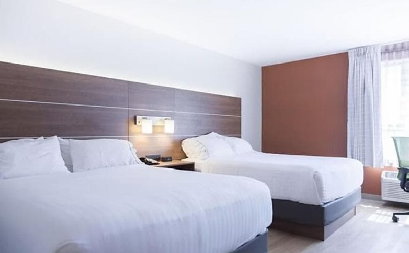 Holiday Inn Express & Suites Charlottetown 4