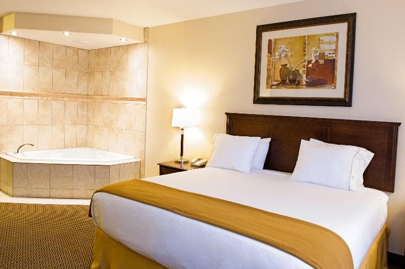 Holiday Inn Express & Suites Slave Lake 5