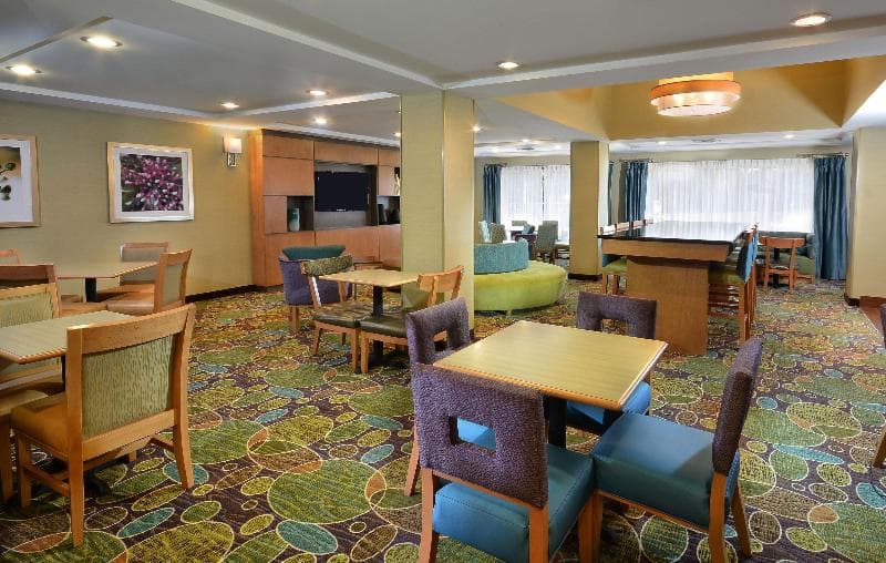 Holiday Inn Express And Suites High Point South 2