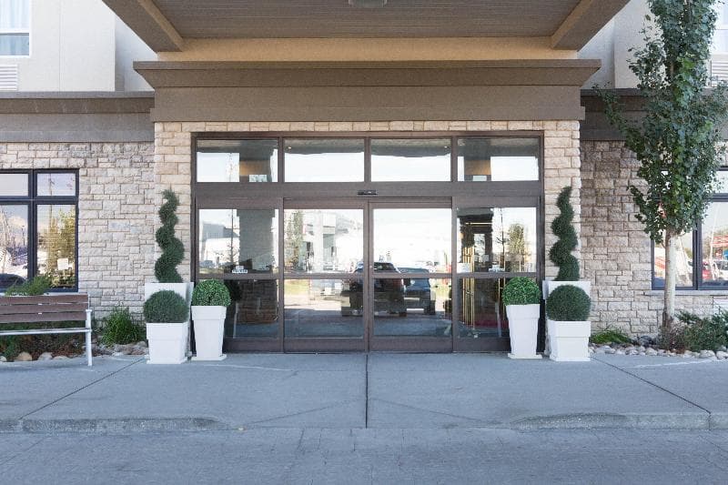 Holiday Inn & Suites West Edmonton 2