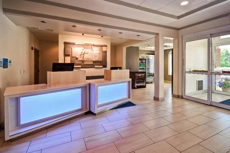 Holiday Inn Express Suites Schererville 5