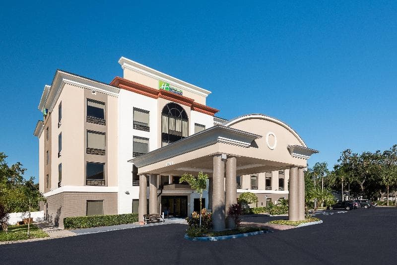 Holiday Inn Express & Suites Bartow photo 1