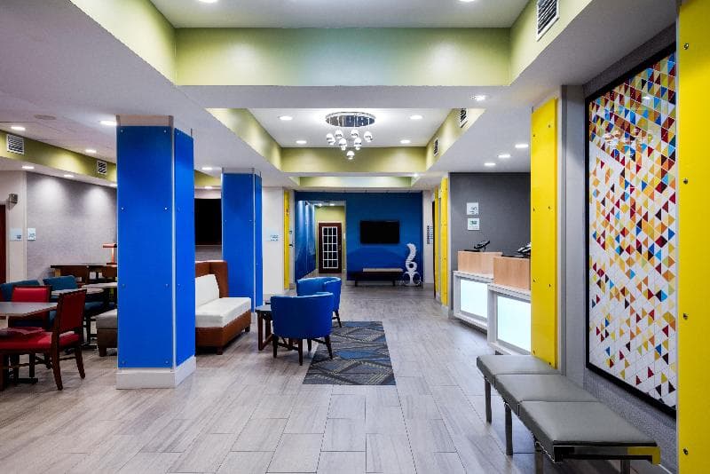 Holiday Inn Express & Suites Bartow 5