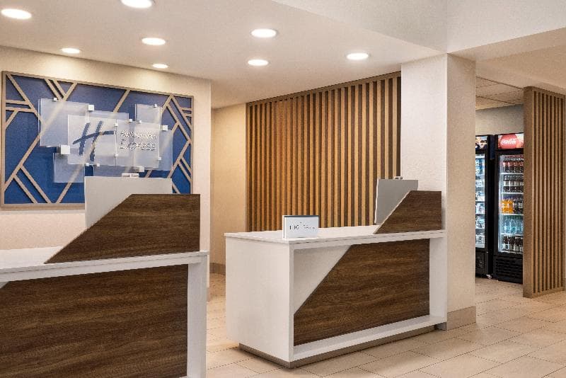 Holiday Inn Express Syracuse Airport photo 1