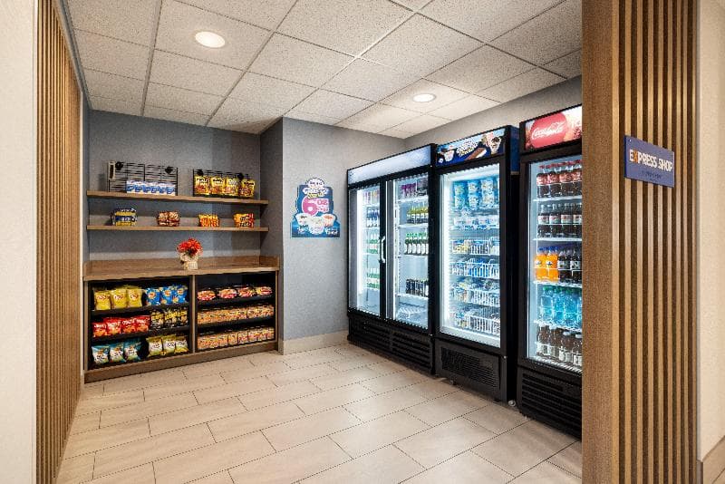 Holiday Inn Express Syracuse Airport 3