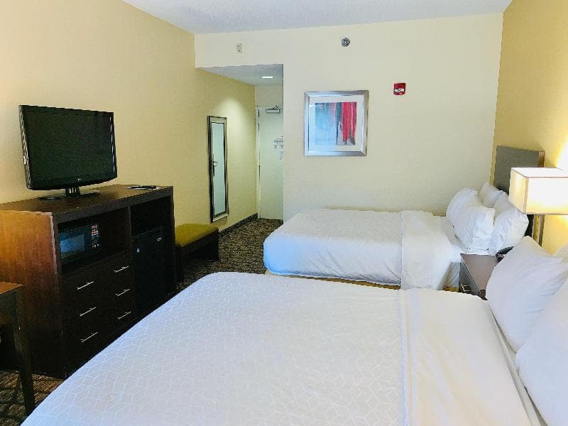 Holiday Inn Express Tallahassee - I-10 E 3