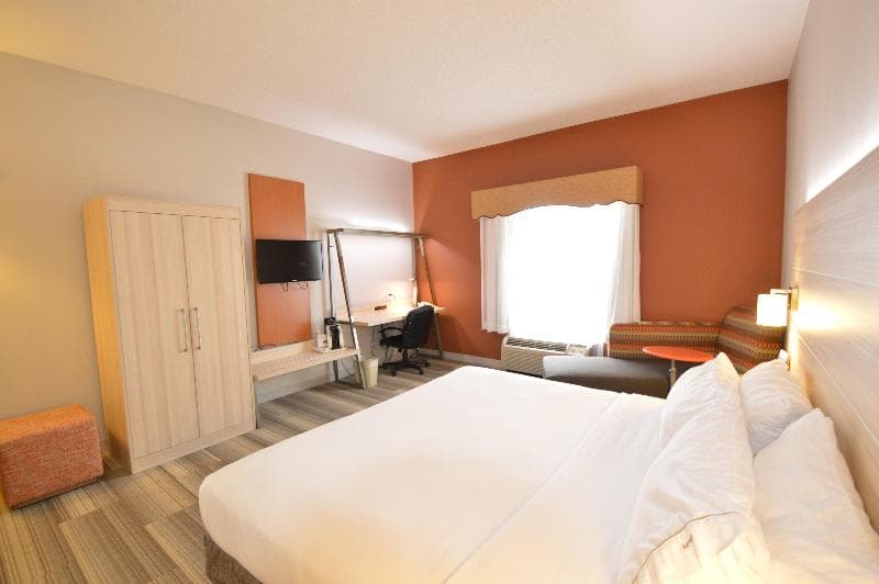 Holiday Inn Express Toledo Oregon 3
