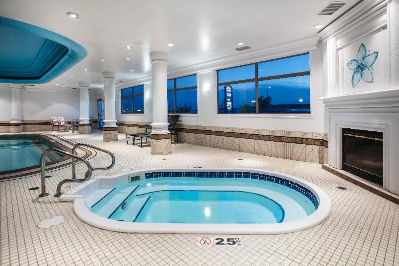 Holiday Inn & Suites Grande Prairie-Conference Center 3