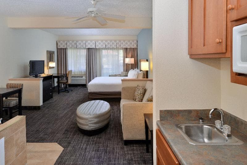 Holiday Inn Express And Suites St. Joseph photo 1
