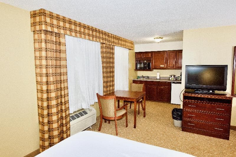 Holiday Inn Express And Suites St. Louis West Fent 4