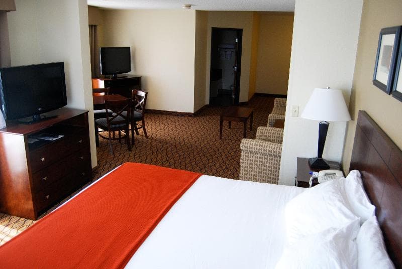 Holiday Inn Express And Suites Superior 4