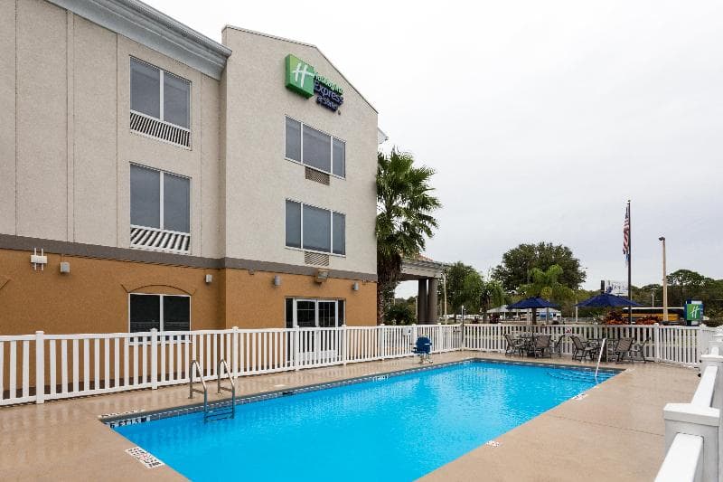 Holiday Inn Express & Suites Tavares - Leesburg 4