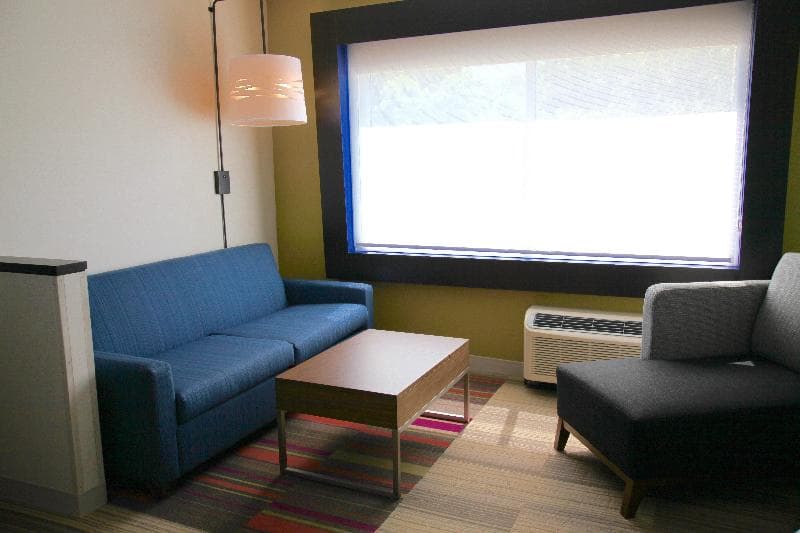 Holiday Inn Express & Suites Oswego photo 1