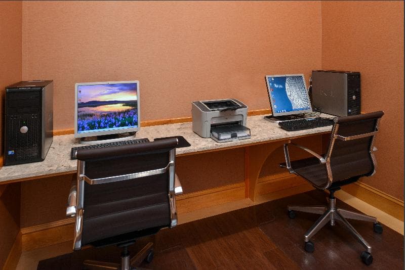 Holiday Inn Express Breezewood photo 1