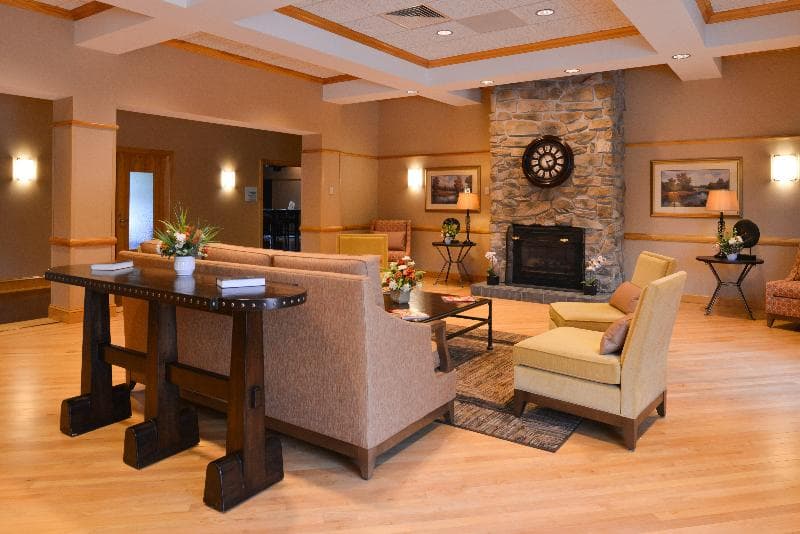 Holiday Inn Express Breezewood 2
