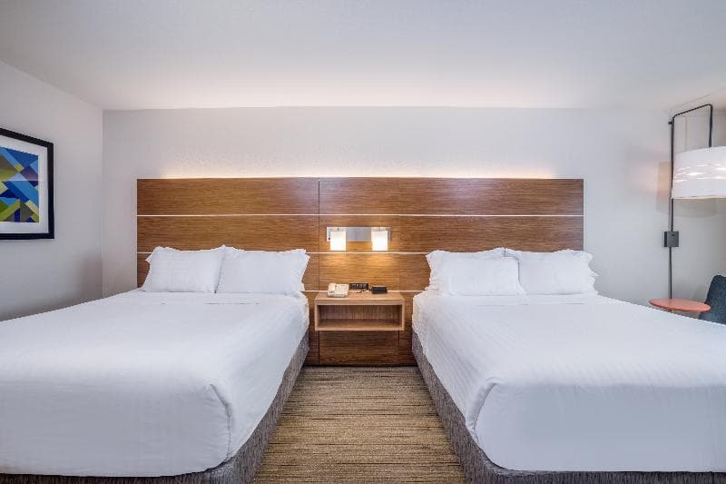 Holiday Inn Express Wisconsin Dells 4