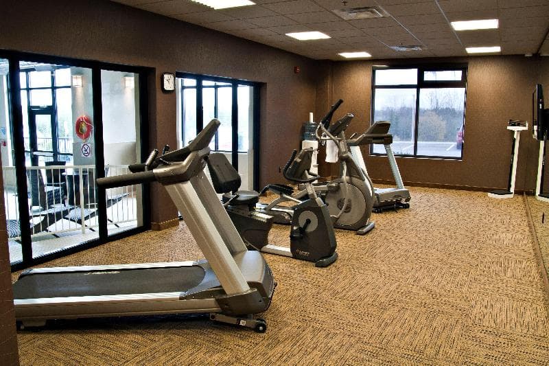 Holiday Inn Express Pembroke 5