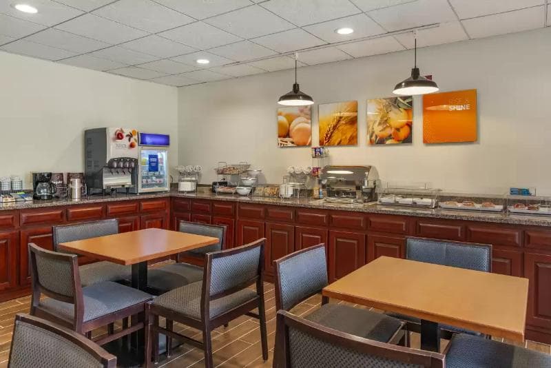Comfort Inn & Suites photo 1