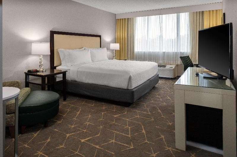 Holiday Inn & Suites Marlborough main