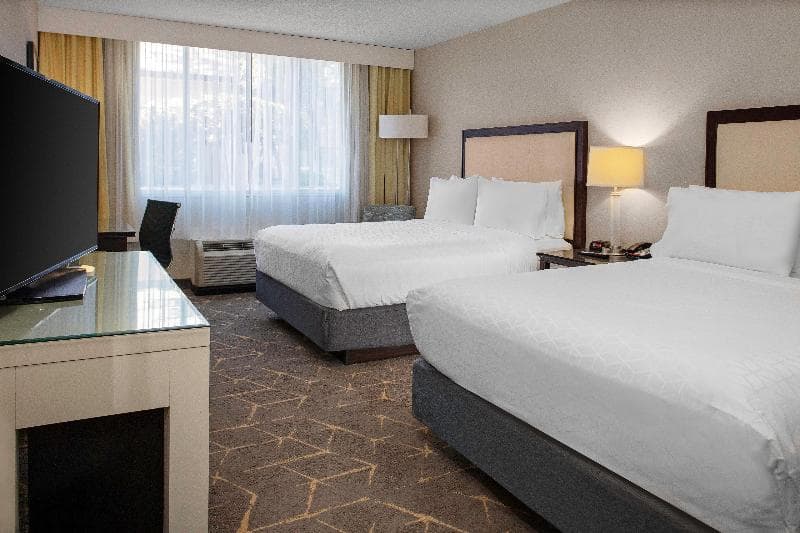 Holiday Inn & Suites Marlborough 4