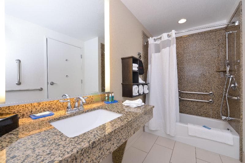 Holiday Inn Express And Suites Pocatello 4