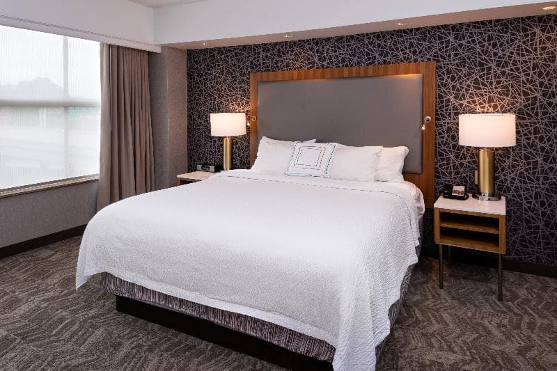 Holiday Inn Express And Suites Pittsburgh North Sh 4