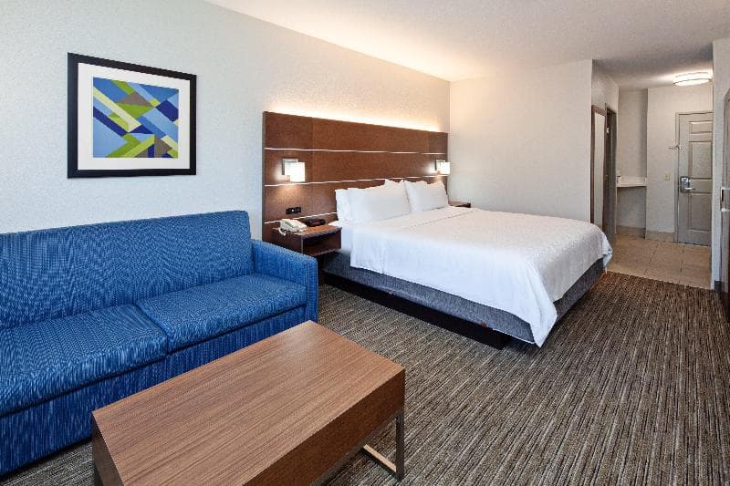 Holiday Inn Express & Suites Rancho Mirage 3