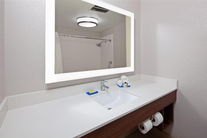 Holiday Inn Express & Suites Rancho Mirage 4